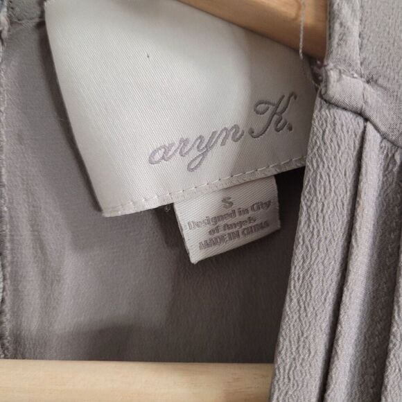 Aryn K Tank Top Women's Size S 100% Silk Grey Pleated Metal Embellishments - Picture 4 of 8